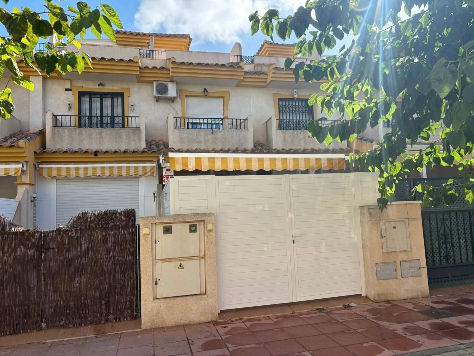Casa de 2 habitaciones en Santiago de la Ribera en venta con piscina - 174.900 € (Ref: 9239613)
