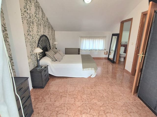 4 quarto Casa em Banda para venda em Torre de la Horadada, Pilar de la Horadada - 249 000 € (Ref: 9287495)