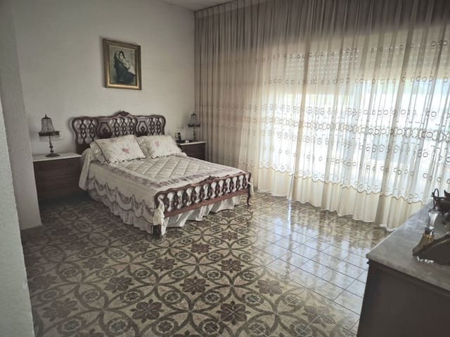 4 soveværelse Villa til salg i San Pedro del Pinatar med garage - € 450.000 (Ref: 9299067)