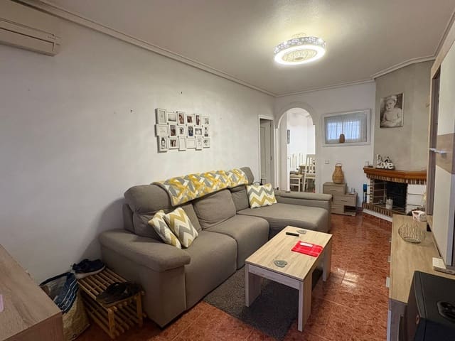 3 slaapkamer Halfvrijstaande villa te koop in Lo Pagan, San Pedro del Pinatar met garage - € 149.000 (Ref: 9658384)