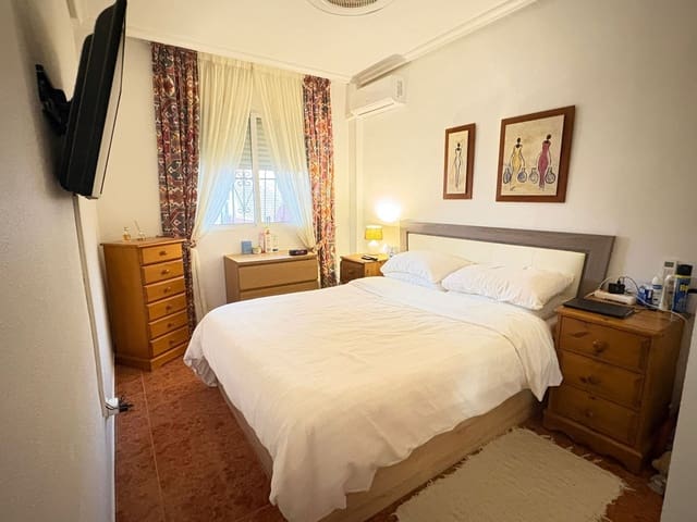 3 slaapkamer Halfvrijstaande villa te koop in Lo Pagan, San Pedro del Pinatar met garage - € 149.000 (Ref: 9658384)