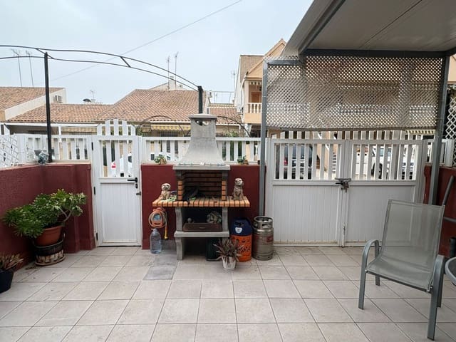 3 slaapkamer Halfvrijstaande villa te koop in Lo Pagan, San Pedro del Pinatar met garage - € 149.000 (Ref: 9658384)