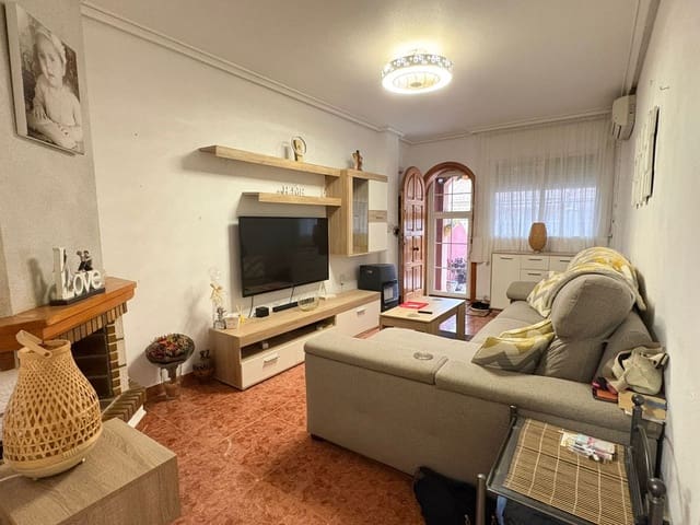 3 slaapkamer Halfvrijstaande villa te koop in Lo Pagan, San Pedro del Pinatar met garage - € 149.000 (Ref: 9658384)