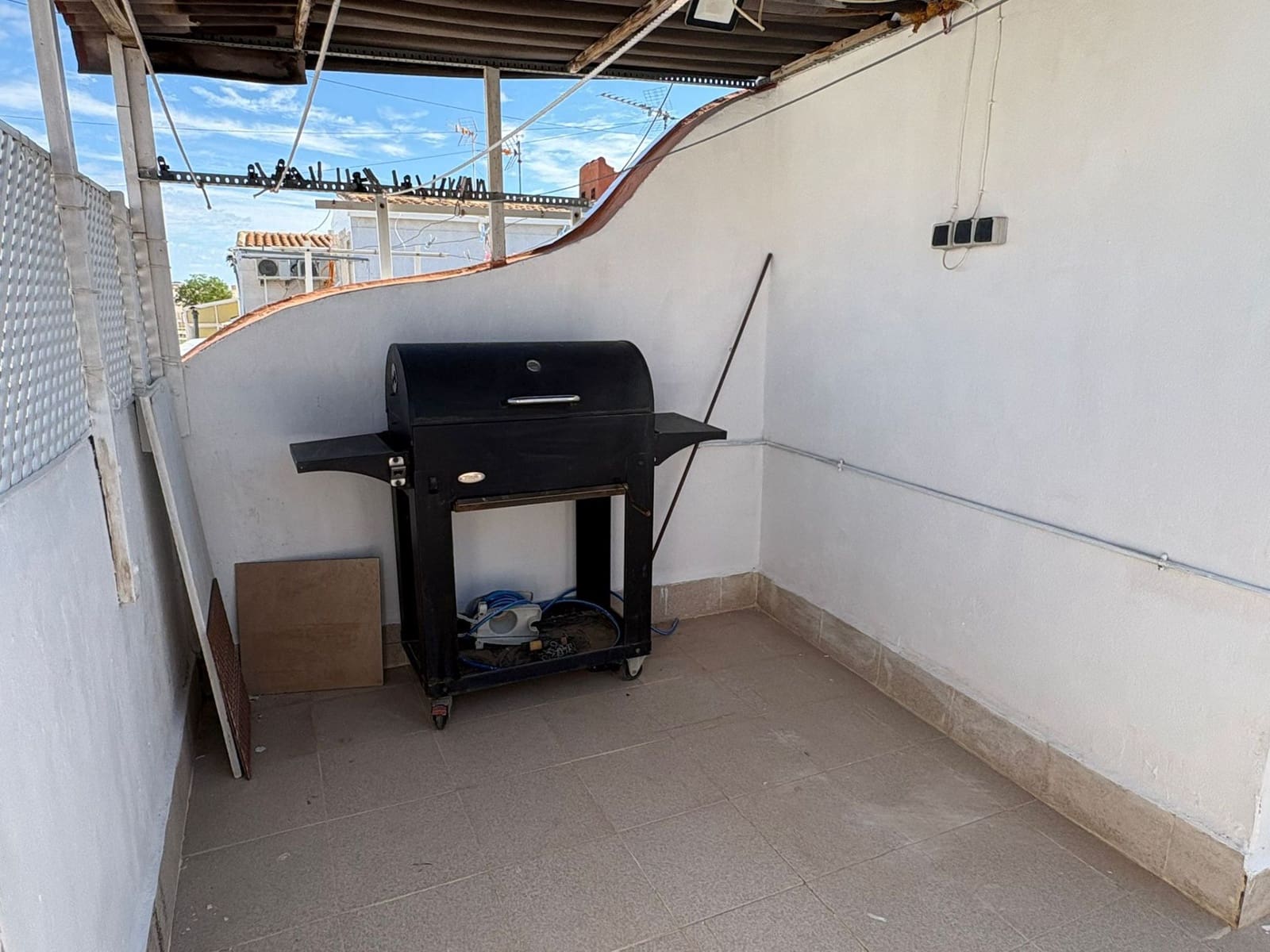 3 soveværelse Semi-Rækkehus til salg i Lo Pagan med garage - € 149.000 (Ref: 9658384)