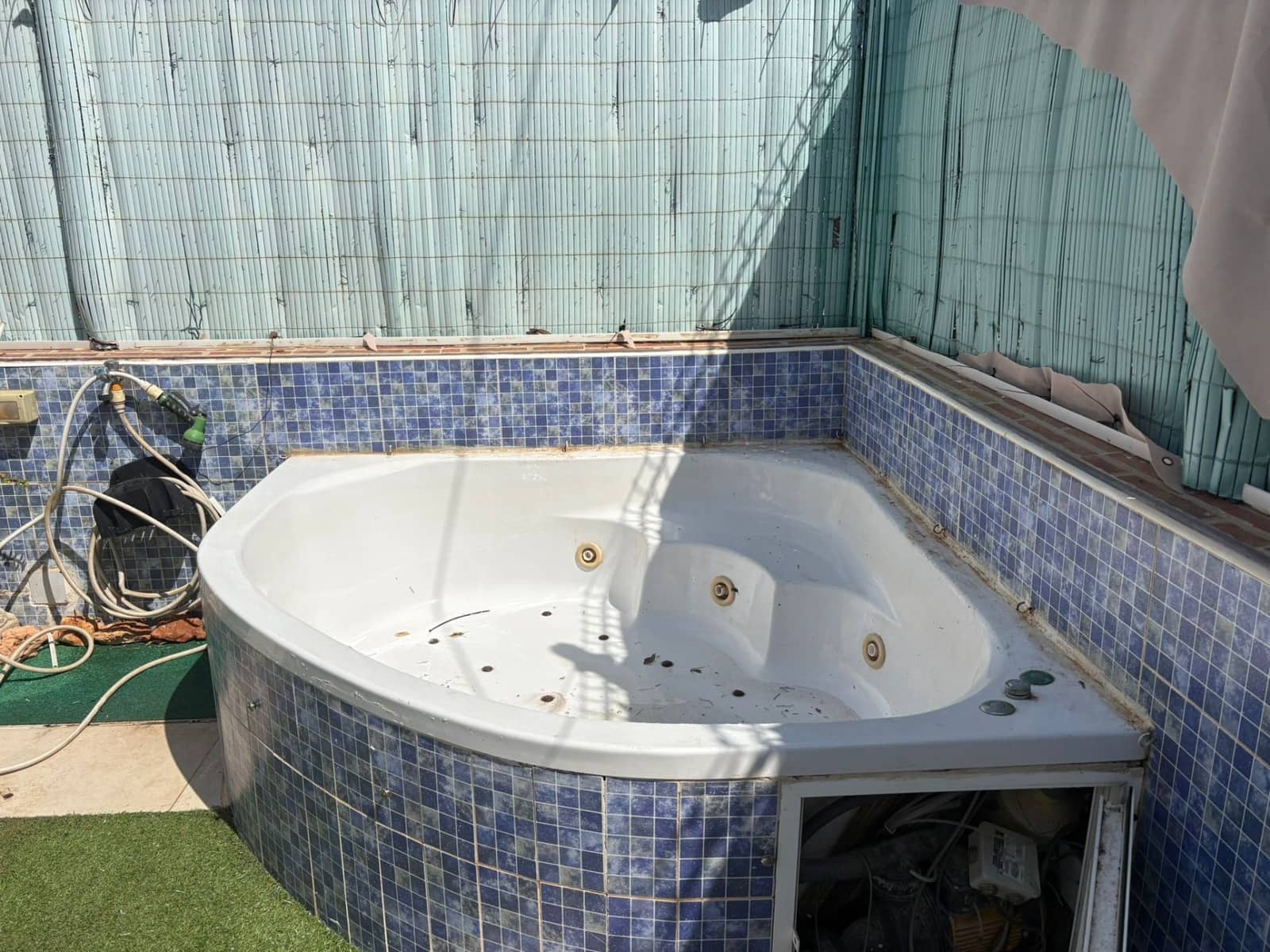 4 bedroom Villa for sale in Lo Pagan with pool garage - € 275,000 (Ref: 9711134)