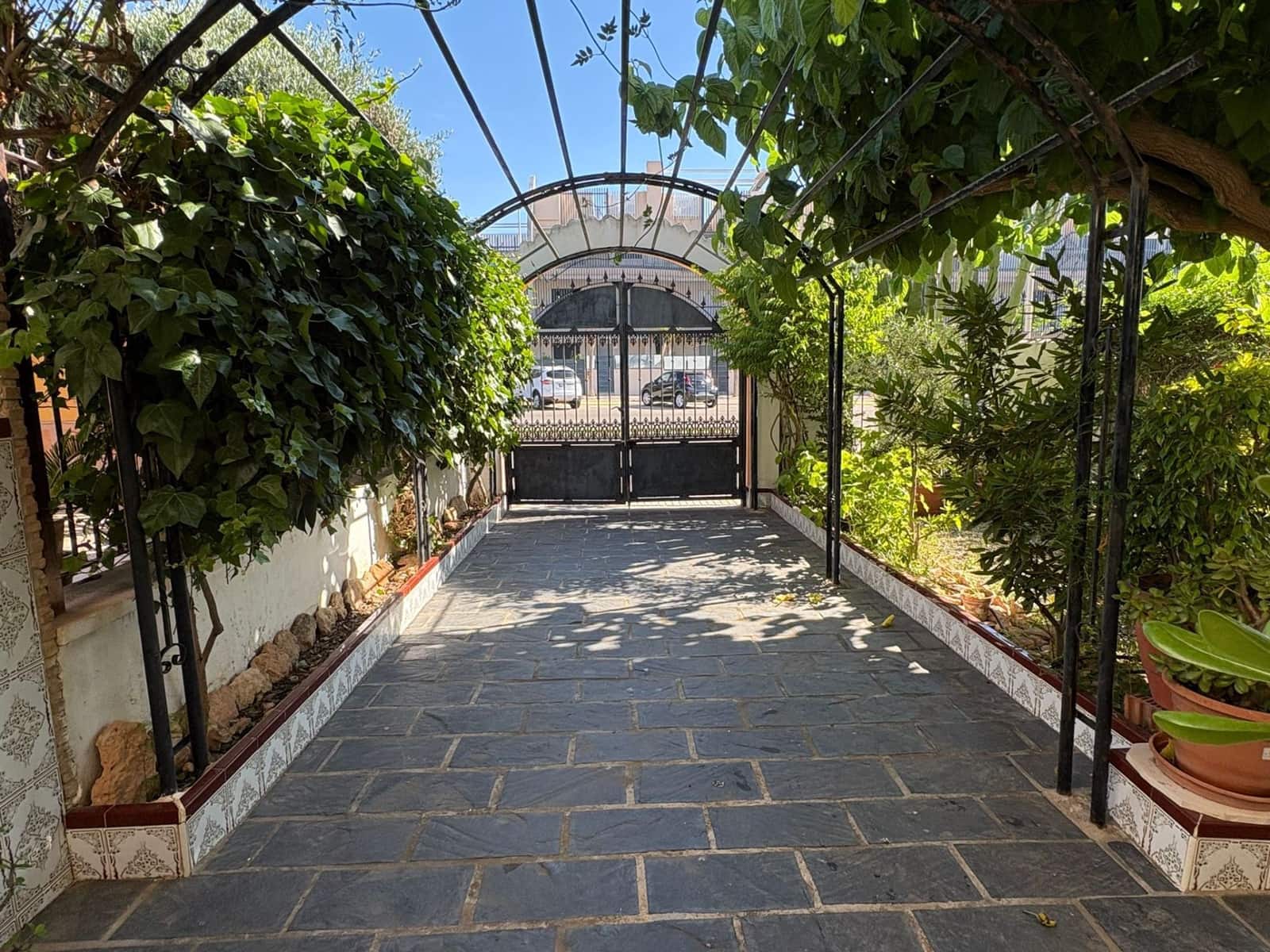 3 slaapkamer Halfvrijstaande villa te koop in Torre de la Horadada met garage - € 199.800 (Ref: 9849046)