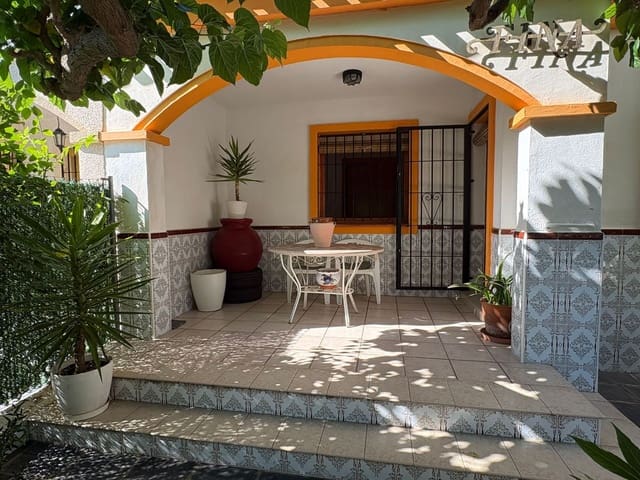 3 slaapkamer Halfvrijstaande villa te koop in Torre de la Horadada, Pilar de la Horadada met garage - € 199.800 (Ref: 9849046)