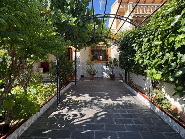 3 slaapkamer Halfvrijstaande villa te koop in Torre de la Horadada, Pilar de la Horadada met garage - € 199.800 (Ref: 9849046)