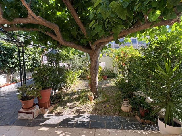 3 slaapkamer Halfvrijstaande villa te koop in Torre de la Horadada, Pilar de la Horadada met garage - € 199.800 (Ref: 9849046)