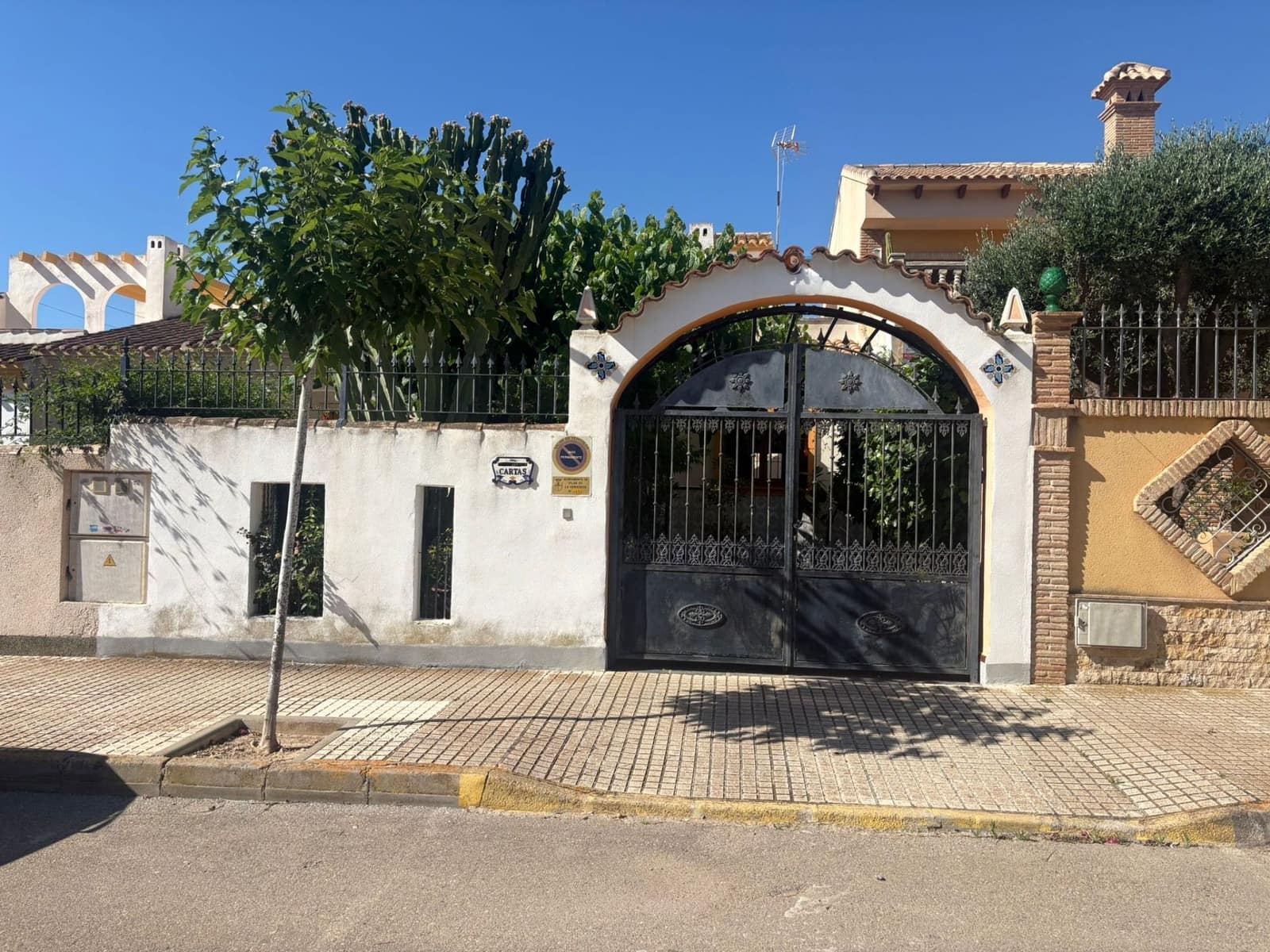 3 slaapkamer Halfvrijstaande villa te koop in Torre de la Horadada met garage - € 199.800 (Ref: 9849046)