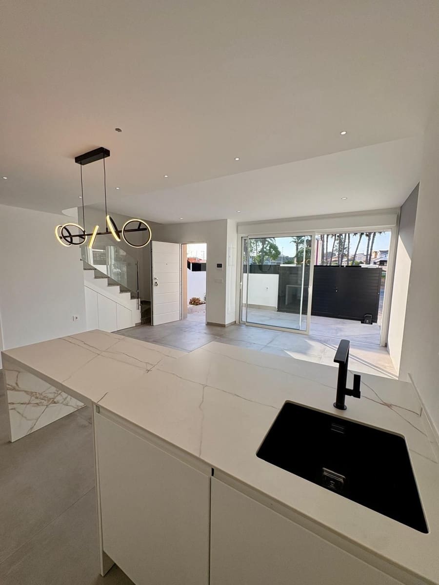3 chambre Villa/Maison Semi-Mitoyenne à vendre à Santiago de la Ribera avec garage - 435 000 € (Ref: 9906834)