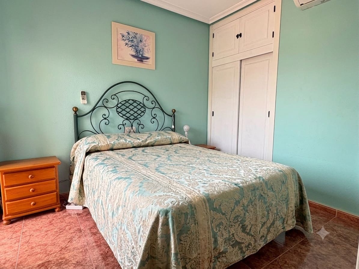 4 bedroom Villa for sale in Santiago de la Ribera with garage - € 350,000 (Ref: 9972895)