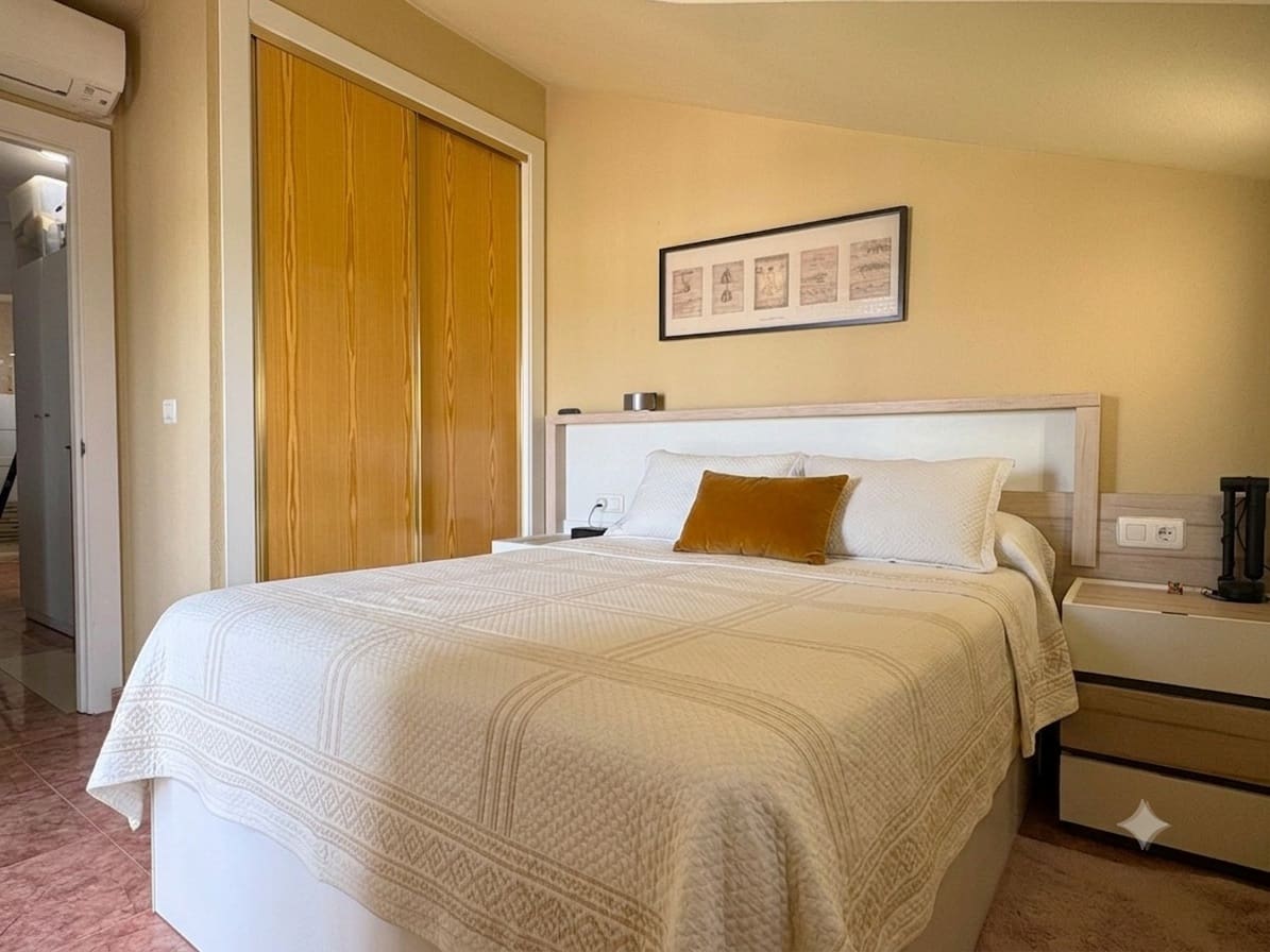 4 bedroom Villa for sale in Santiago de la Ribera with garage - € 350,000 (Ref: 9972895)