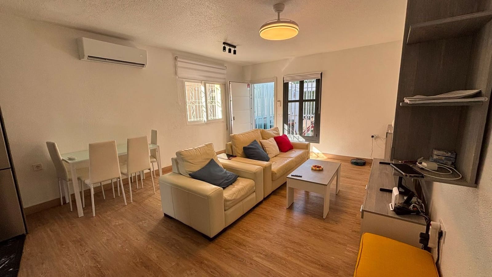 2 makuuhuone Bungalow myytävänä paikassa Los Alcazares mukana 
autotalli - 140 000 € (Ref: 9990222)