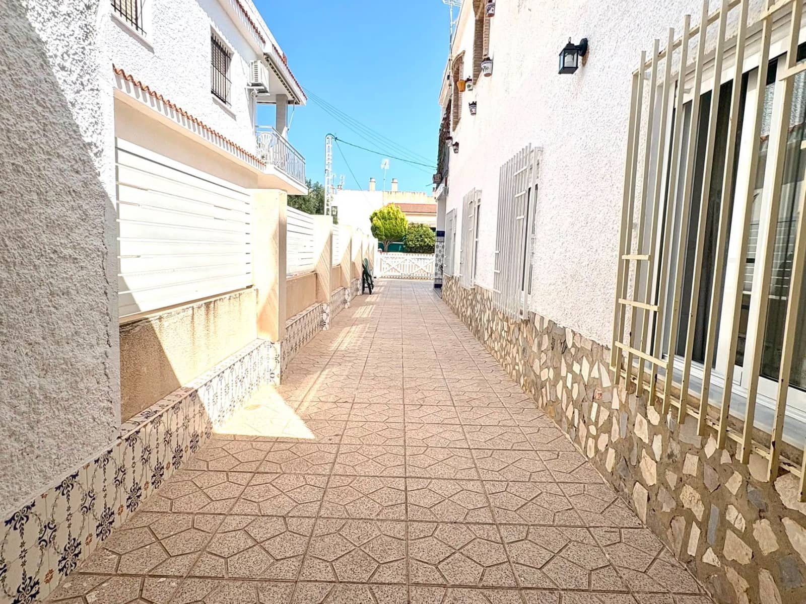 5 makuuhuone Bungalow myytävänä paikassa Torre de la Horadada mukana 
autotalli - 220 000 € (Ref: 9994759)