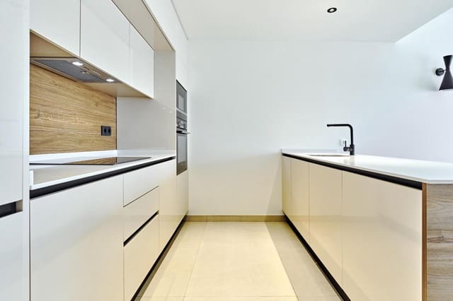 2 soverom Penthouse til salgs i La Veleta, Torrevieja med svømmebasseng garasje - € 380 000 (Ref: 8450104)