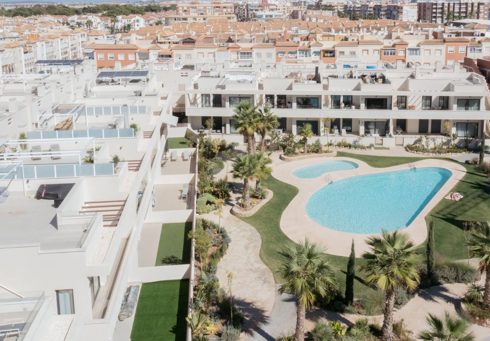 2 sypialnia Apartament na sprzedaż w La Veleta z basenem garażem - 349 000 € (Ref: 9153857)