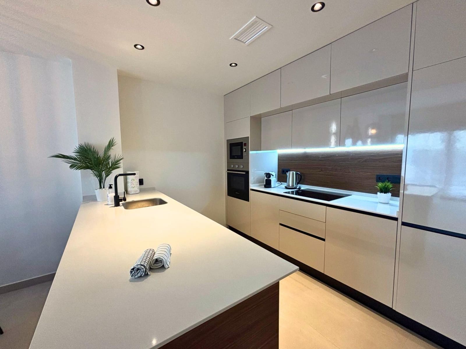 2 sypialnia Apartament na sprzedaż w La Veleta z basenem garażem - 349 000 € (Ref: 9153857)