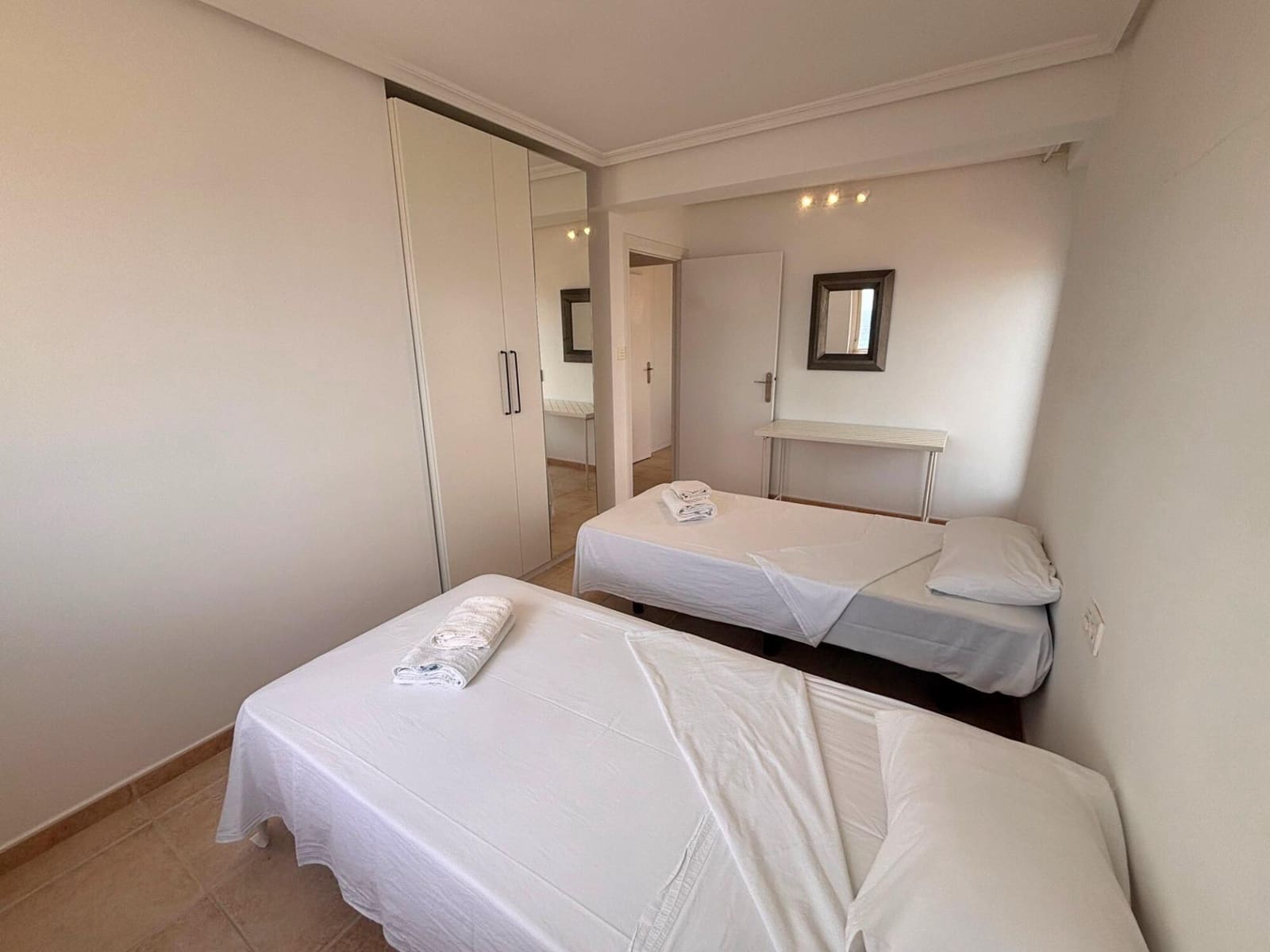 2 soveværelse Lejlighed til leje i La Veleta - € 2.100 (Ref: 9159386)