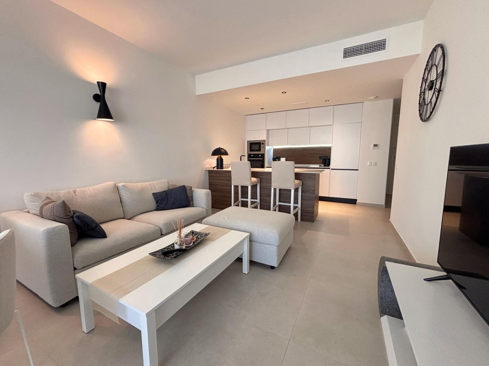 2 soveværelse Penthouse til salg i La Veleta med swimmingpool - € 360.000 (Ref: 9197689)