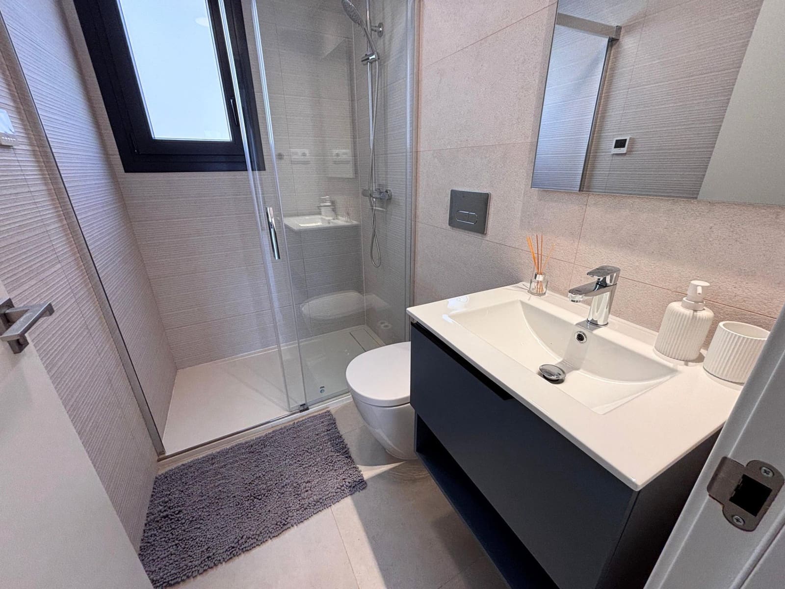 2 soveværelse Penthouse til salg i La Veleta med swimmingpool - € 360.000 (Ref: 9197689)