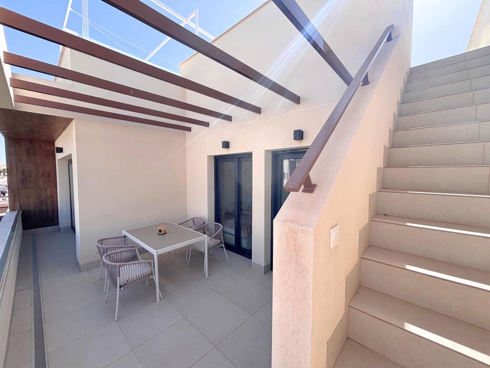 2 soveværelse Penthouse til salg i La Veleta med swimmingpool - € 360.000 (Ref: 9197689)