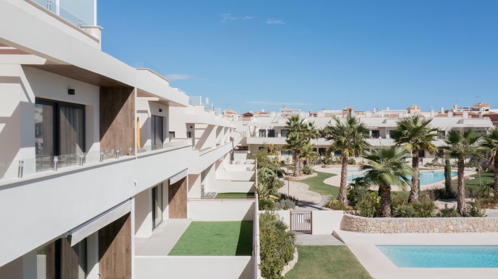 2 soveværelse Penthouse til salg i La Veleta med swimmingpool - € 360.000 (Ref: 9197689)