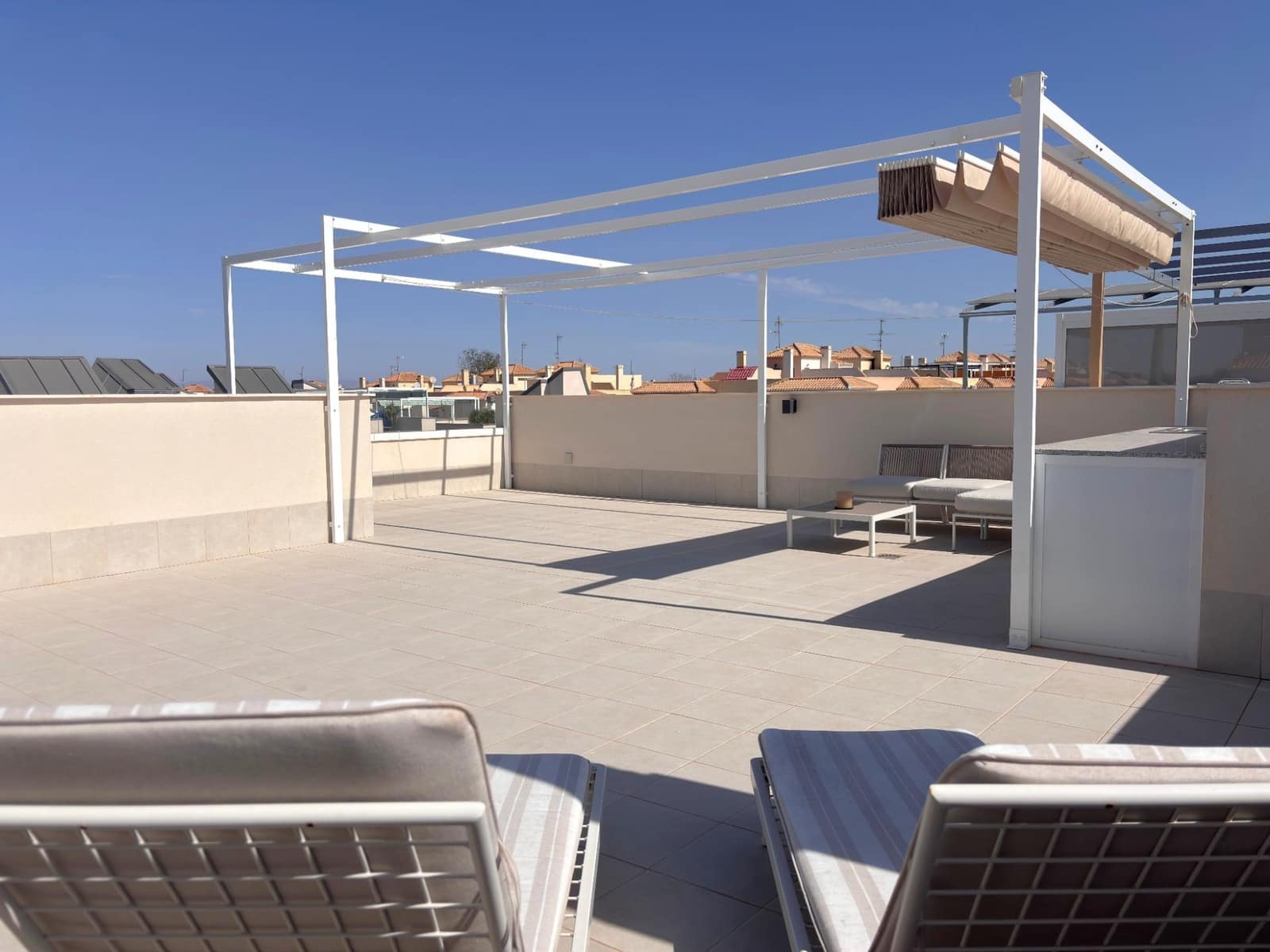 2 soveværelse Penthouse til salg i La Veleta med swimmingpool - € 360.000 (Ref: 9197689)