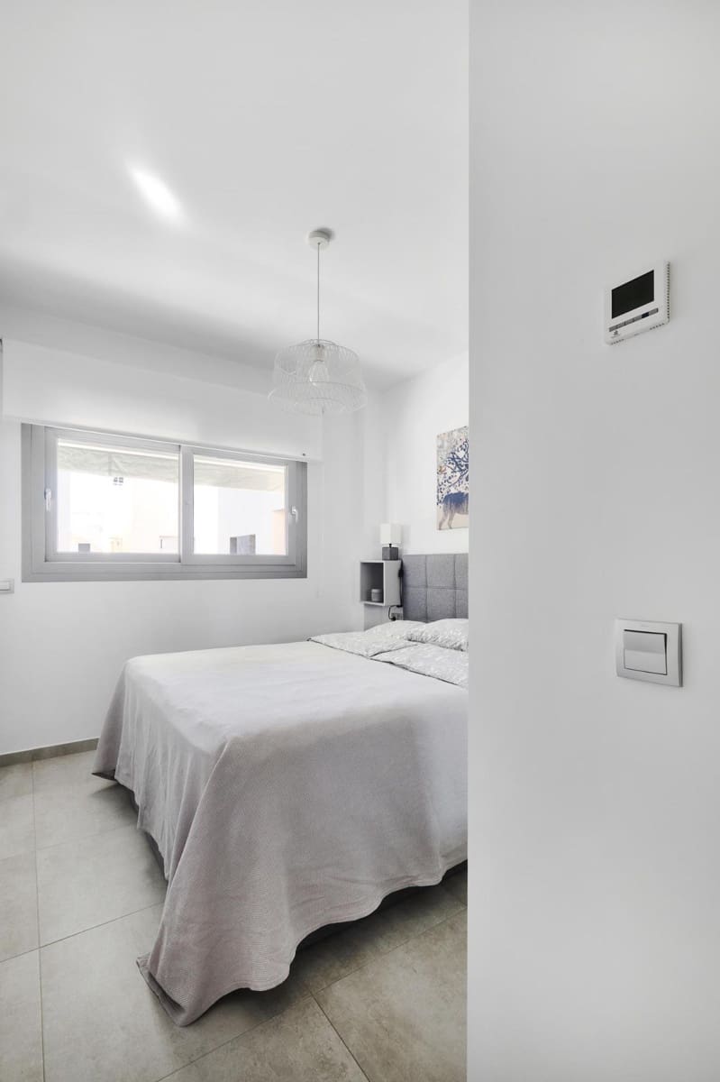 2 soveværelse Penthouse til salg i La Veleta med garage - € 315.000 (Ref: 9390765)