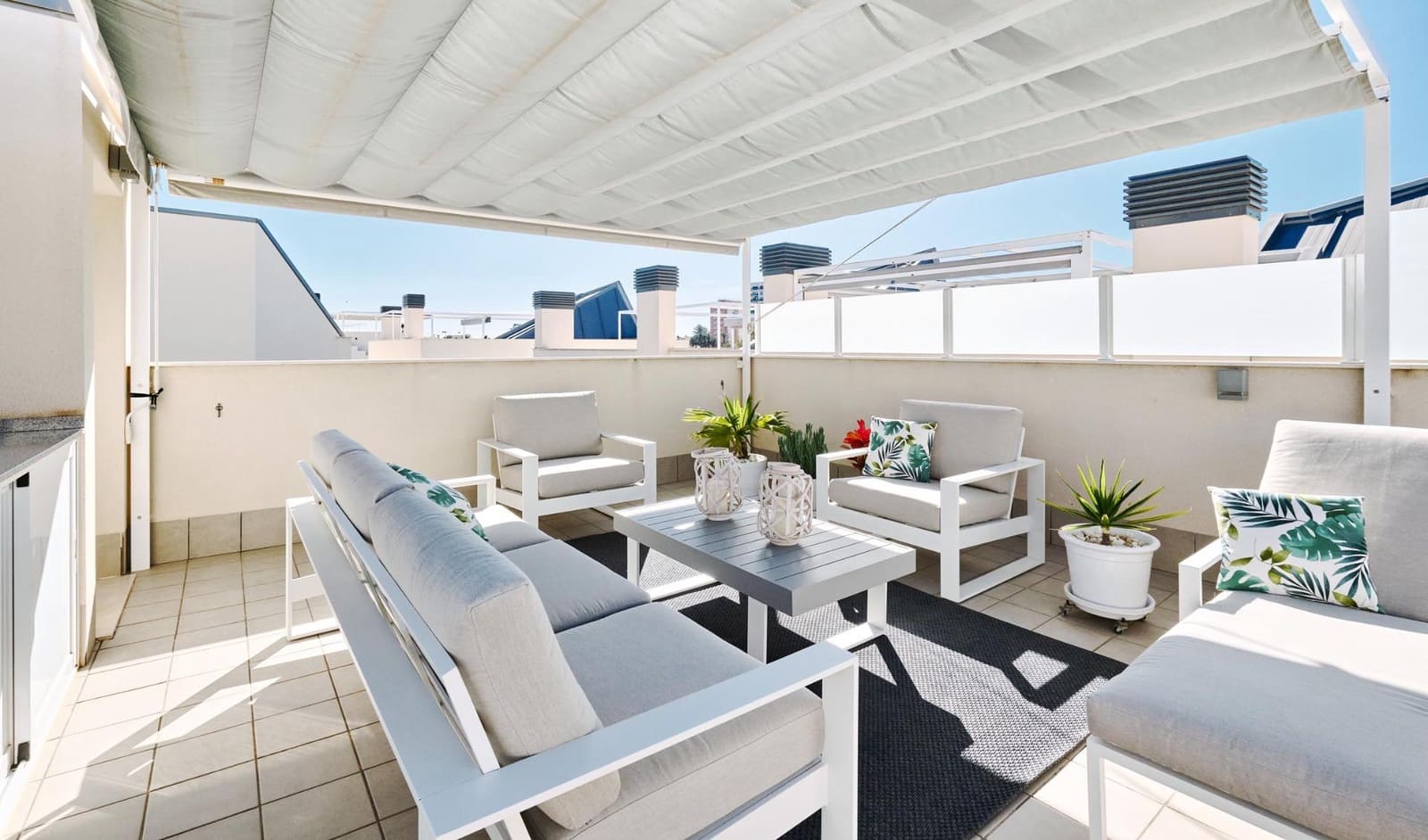 2 soveværelse Penthouse til salg i La Veleta med garage - € 315.000 (Ref: 9390765)