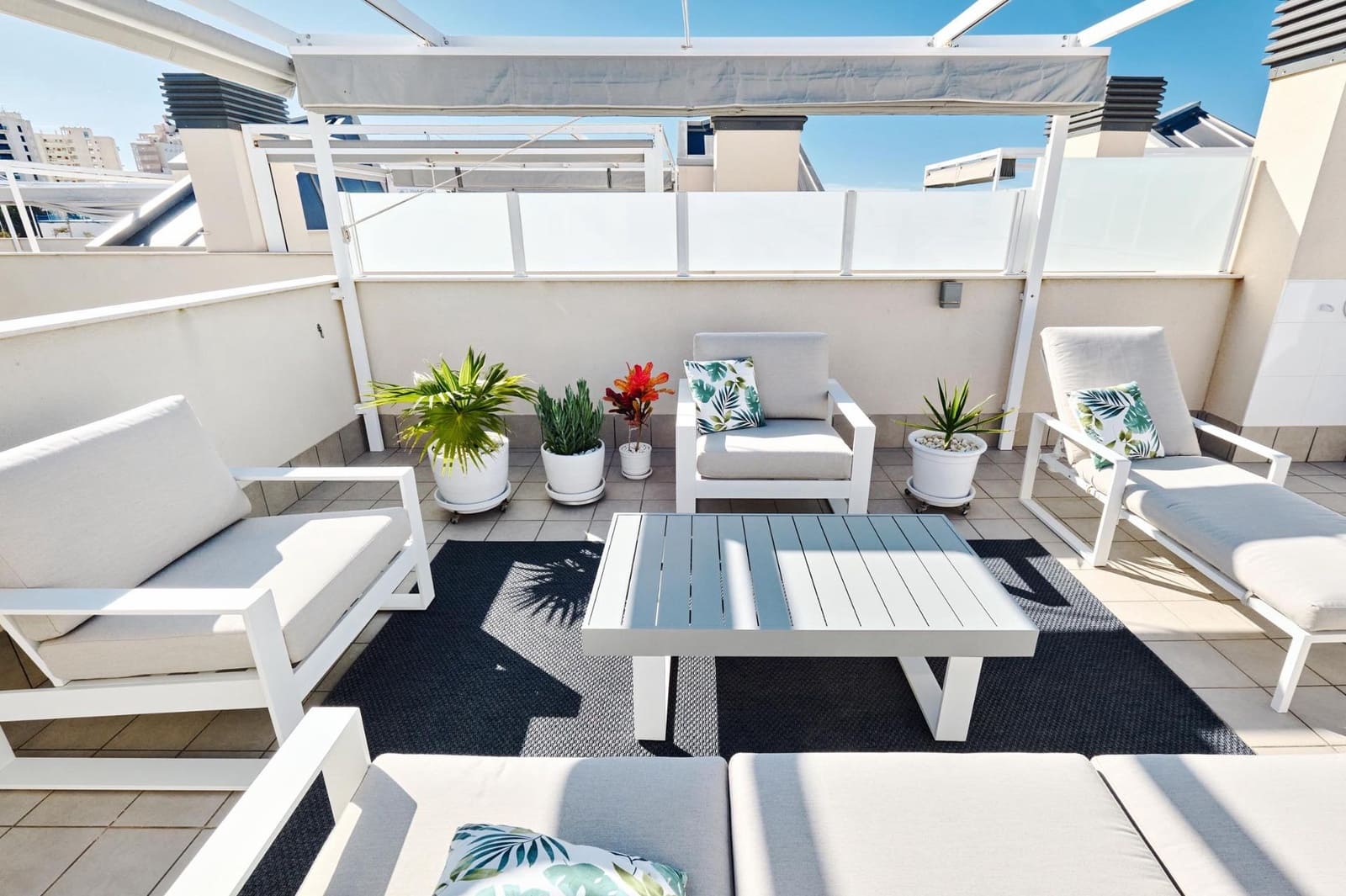 2 soveværelse Penthouse til salg i La Veleta med garage - € 315.000 (Ref: 9390765)