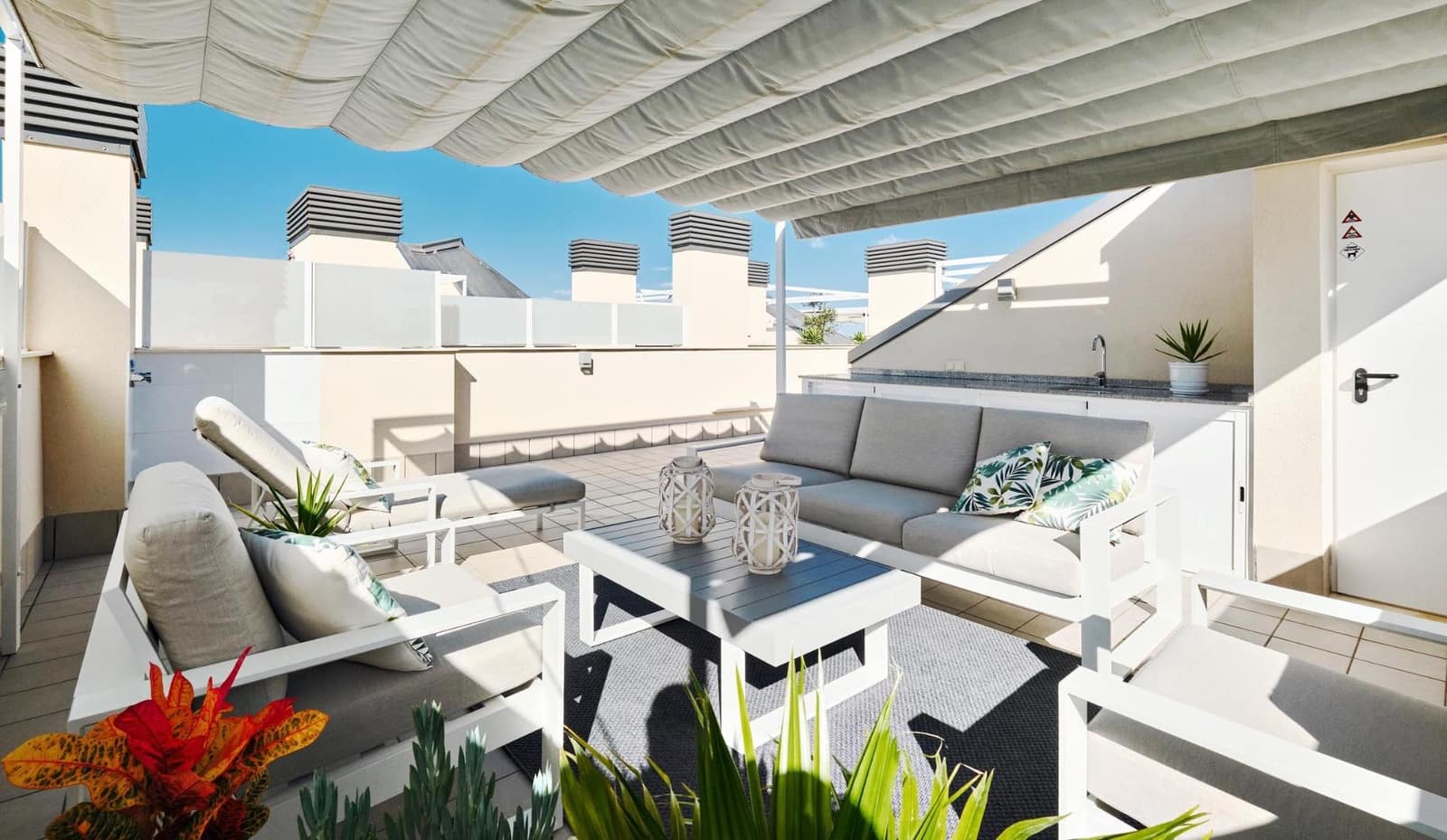 2 soveværelse Penthouse til salg i La Veleta med garage - € 315.000 (Ref: 9390765)