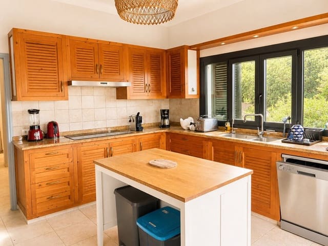 Villa/Maison de 6 chambres à louer à Alcúdia avec piscine garage - 3 500 € (Ref: 10091584)