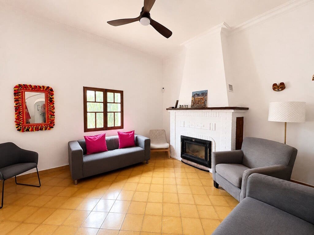 Villa/Maison de 5 chambres à louer à Cala San Vicente / Cala Sant Vicenc avec piscine garage - 2 200 € (Ref: 10091585)