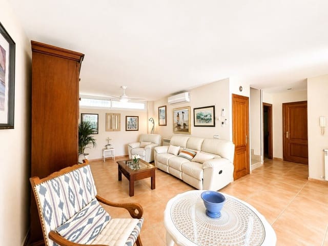 Villa/Maison de 5 chambres à louer à Port de Pollença, Pollensa / Pollença avec garage - 2 500 € (Ref: 10091590)