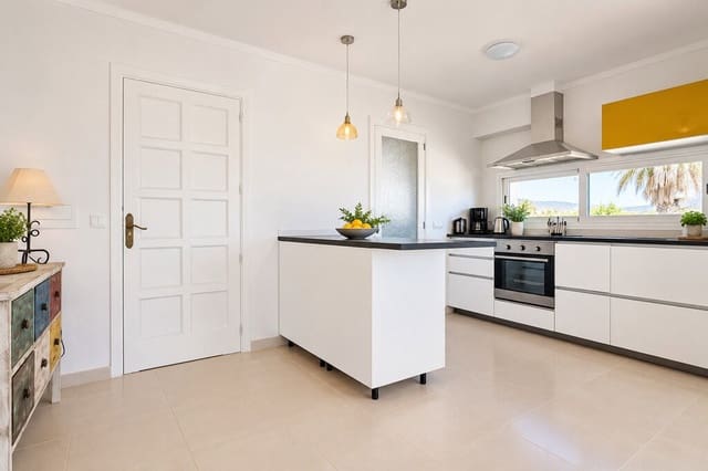3 makuuhuone Huoneisto myytävänä paikassa Port de Pollença, Pollensa / Pollença mukana uima-altaan - 630 000 € (Ref: 10159836)