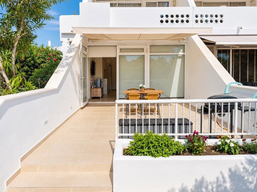 2 bedroom Apartment for rent in Alcudia - € 1,200 (Ref: 10187555)
