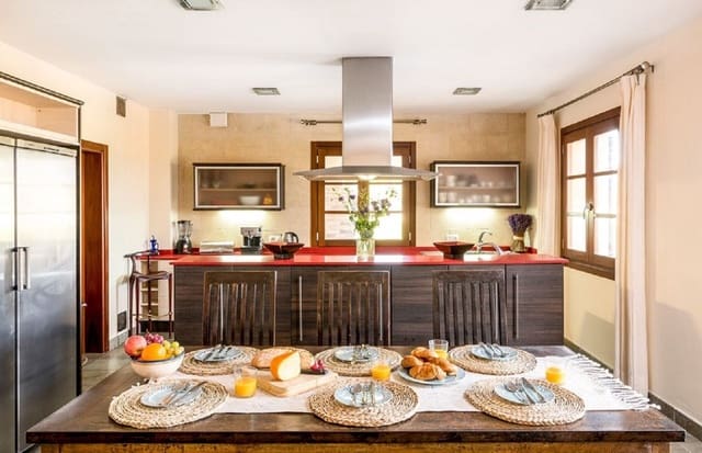 5 soveværelse Finca/Landehus til salg i Sineu med swimmingpool - € 2.200.000 (Ref: 6852610)