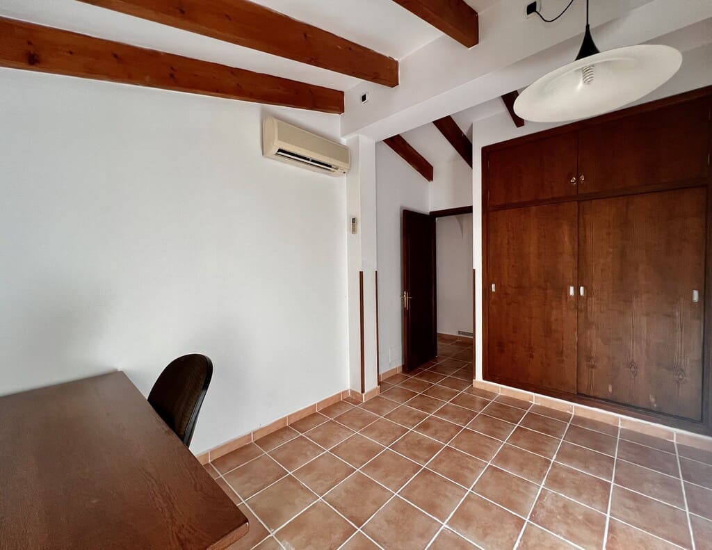 3 bedroom Apartment for sale in Pollensa / Pollenca with garage - € 450,000 (Ref: 7160403)