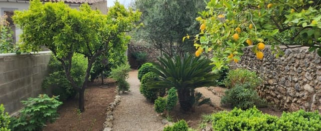 5 bedroom Villa for sale in Alaró with garage - € 894,000 (Ref: 7617405)