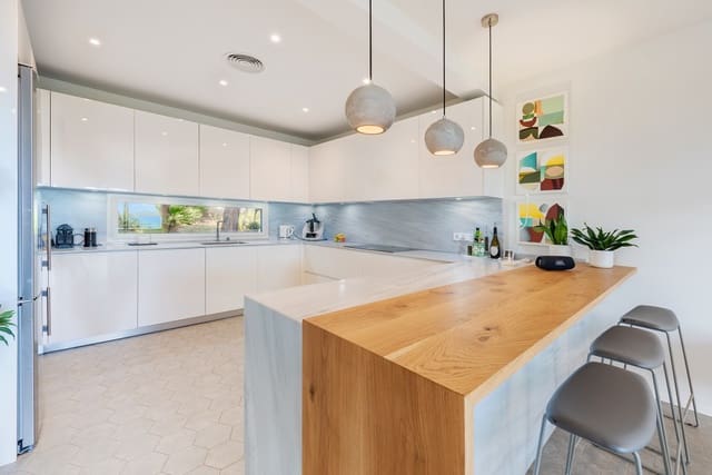 4 soverom Villa til salgs i Alcúdia med svømmebasseng garasje - € 1 950 000 (Ref: 7830225)