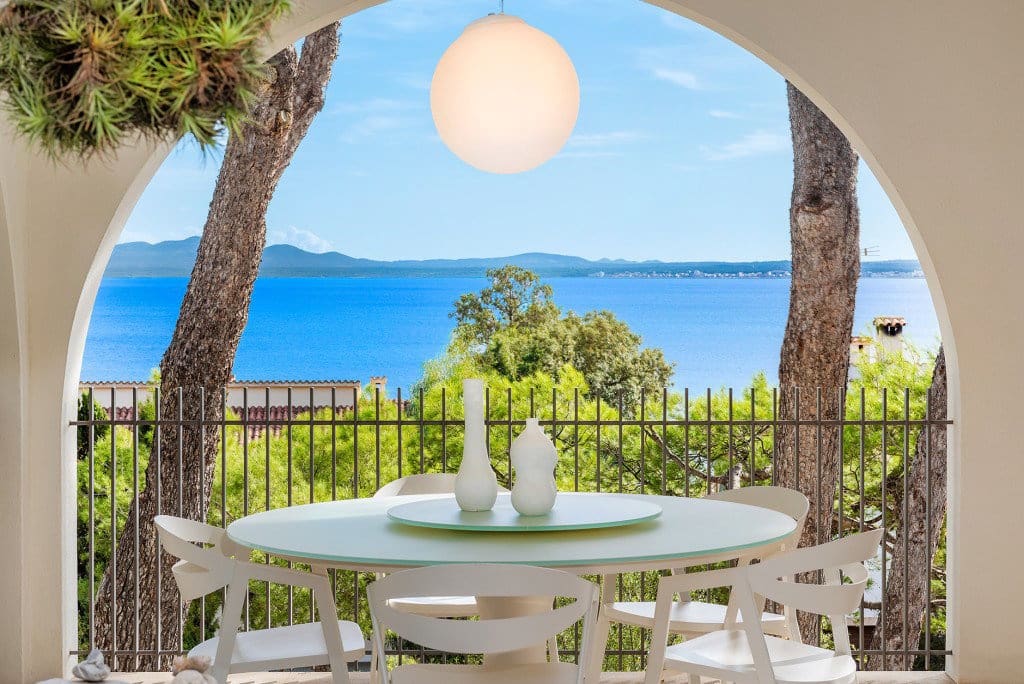 4 bedroom Villa for sale in Alcudia with pool garage - € 1,950,000 (Ref: 7830225)