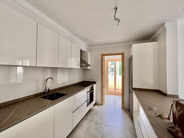 3 bedroom Apartment for sale in Port de Pollença, Pollensa / Pollença with pool garage - € 795,000 (Ref: 7830226)