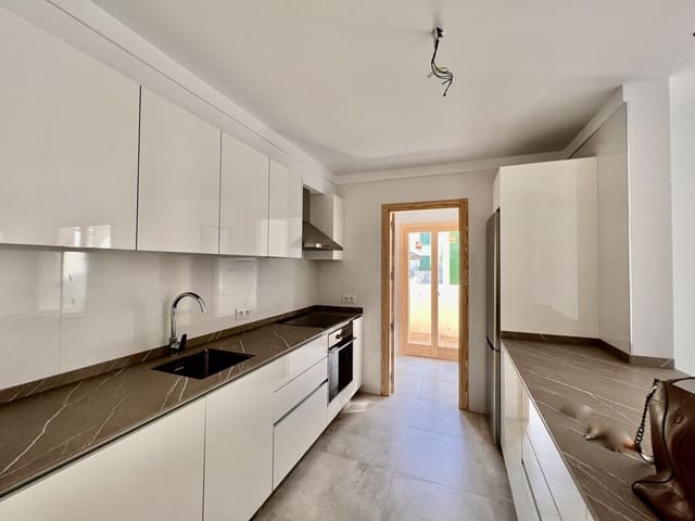 3 sypialnia Apartament na sprzedaż w Port de Pollença, Pollensa / Pollença z basenem garażem - 795 000 € (Ref: 7830226)