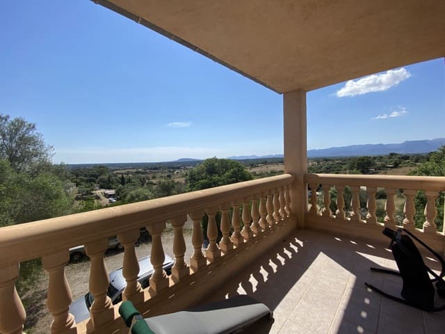 4 bedroom Villa for sale in Costitx with garage - € 850,000 (Ref: 8103518)