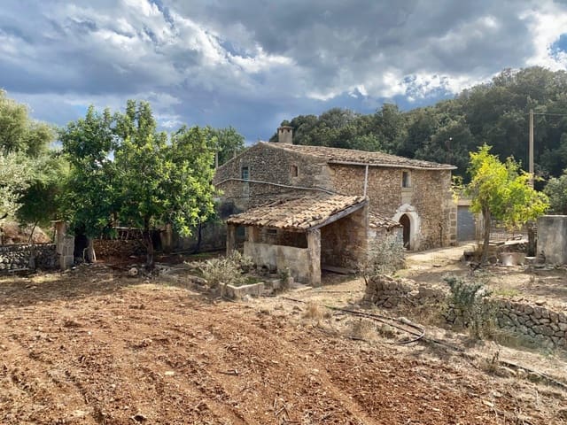 6 soverom Villa til salgs i Pollensa / Pollença med garasje - € 850 000 (Ref: 8126671)