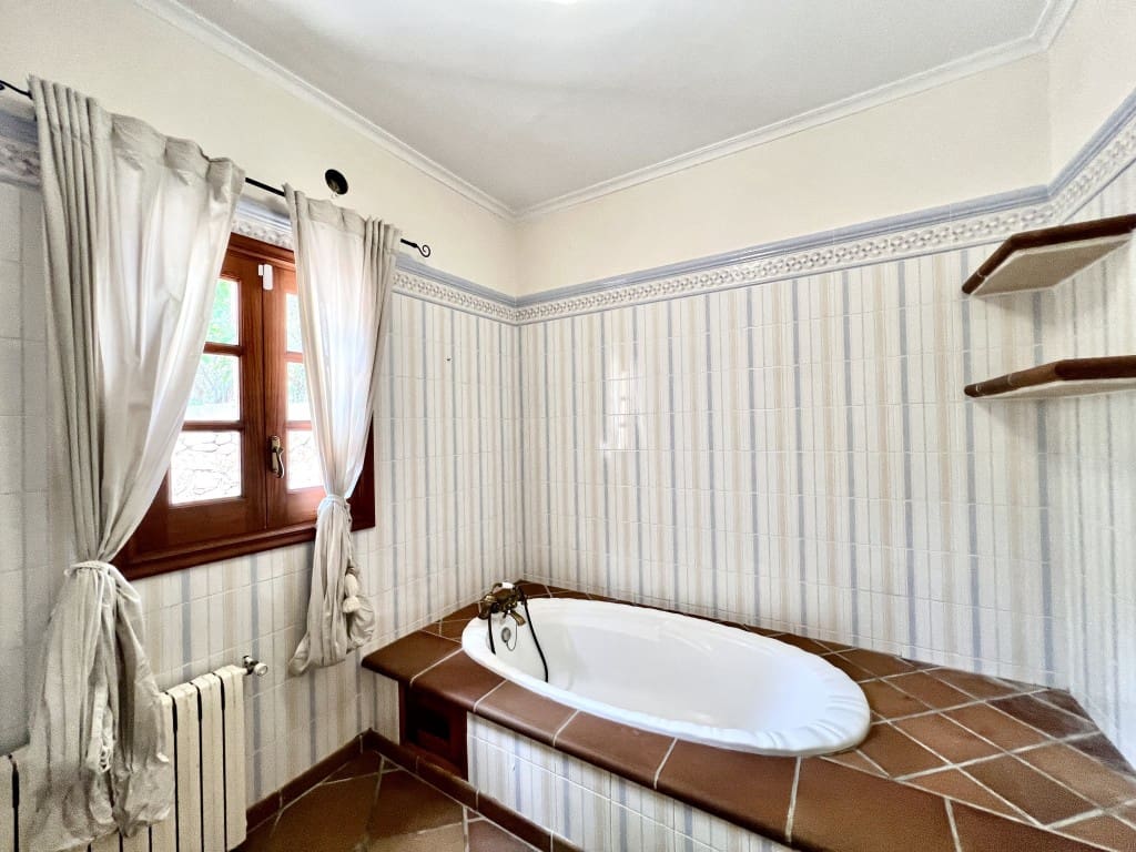 4 soveværelse Villa til salg i Buger med swimmingpool - € 1.100.000 (Ref: 8333919)