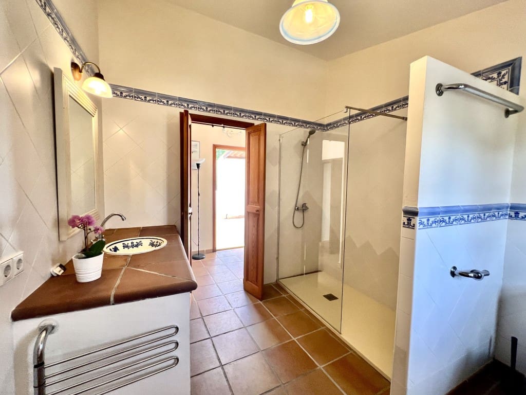 4 soveværelse Villa til salg i Buger med swimmingpool - € 1.100.000 (Ref: 8333919)