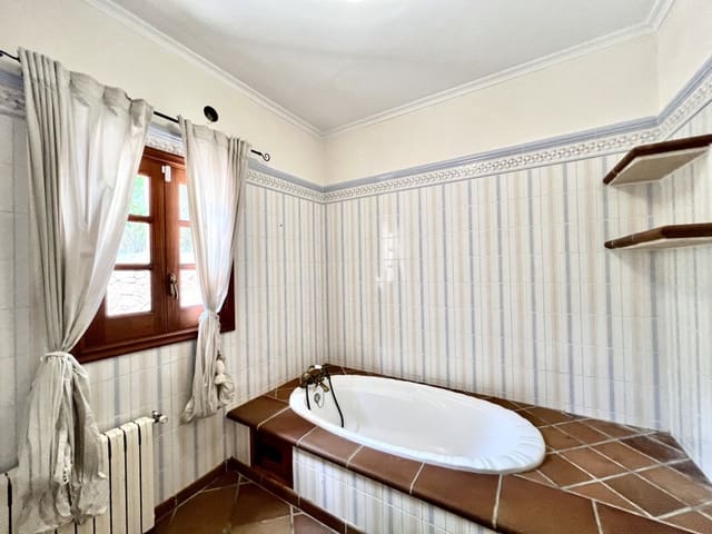 4 bedroom Villa for sale in Búger with pool - € 1,100,000 (Ref: 8333919)