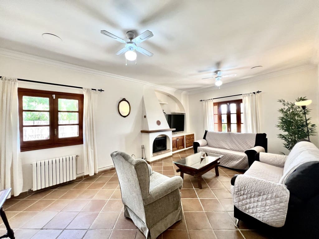 4 soveværelse Villa til salg i Buger med swimmingpool - € 1.100.000 (Ref: 8333919)